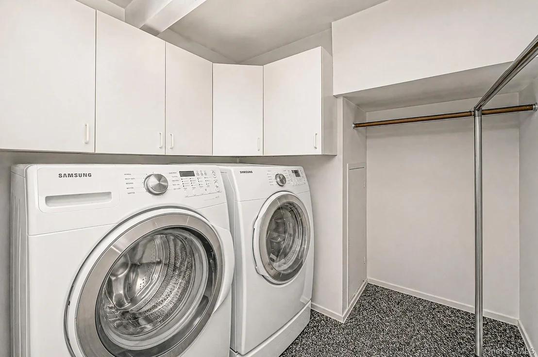 Photo of 48 Oak Avenue