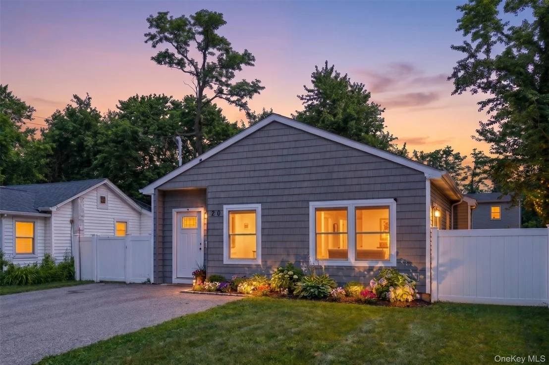 Photo of 20 Cedar Road E