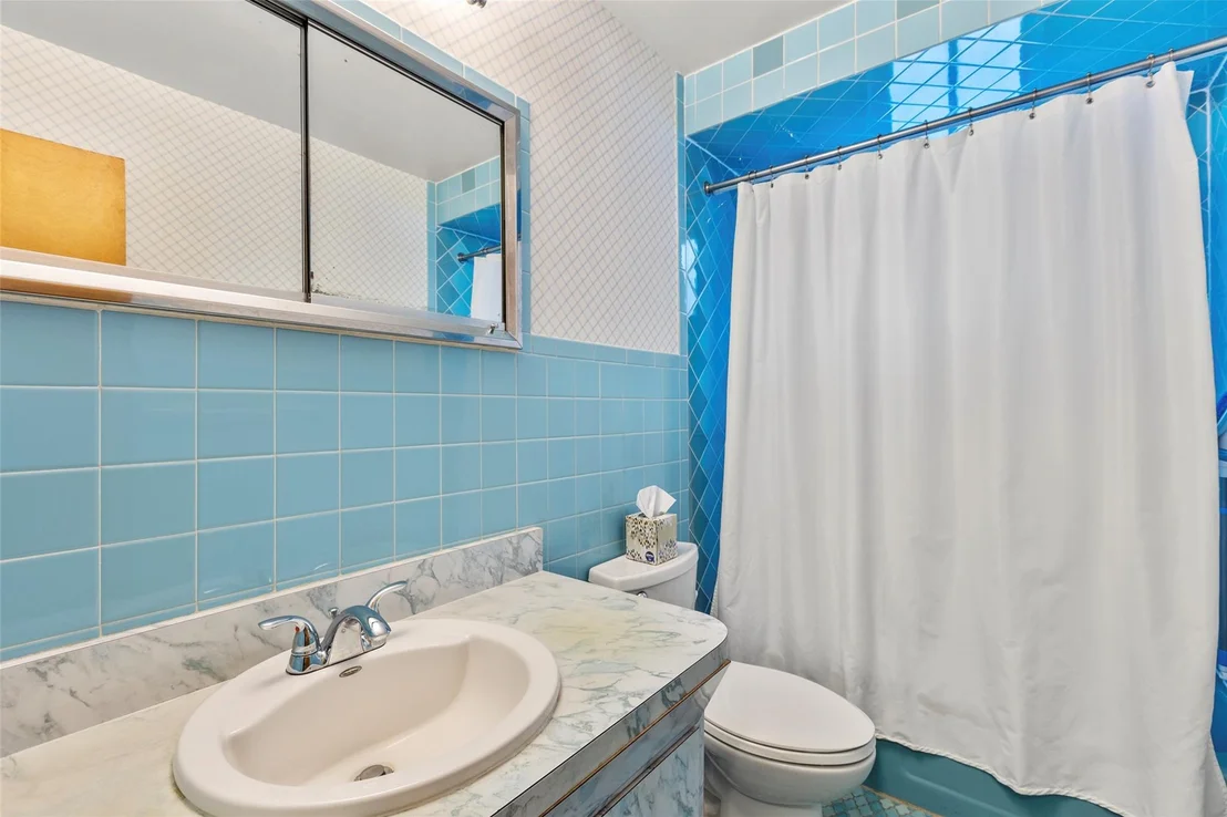 Photo of 72 Putnam Avenue