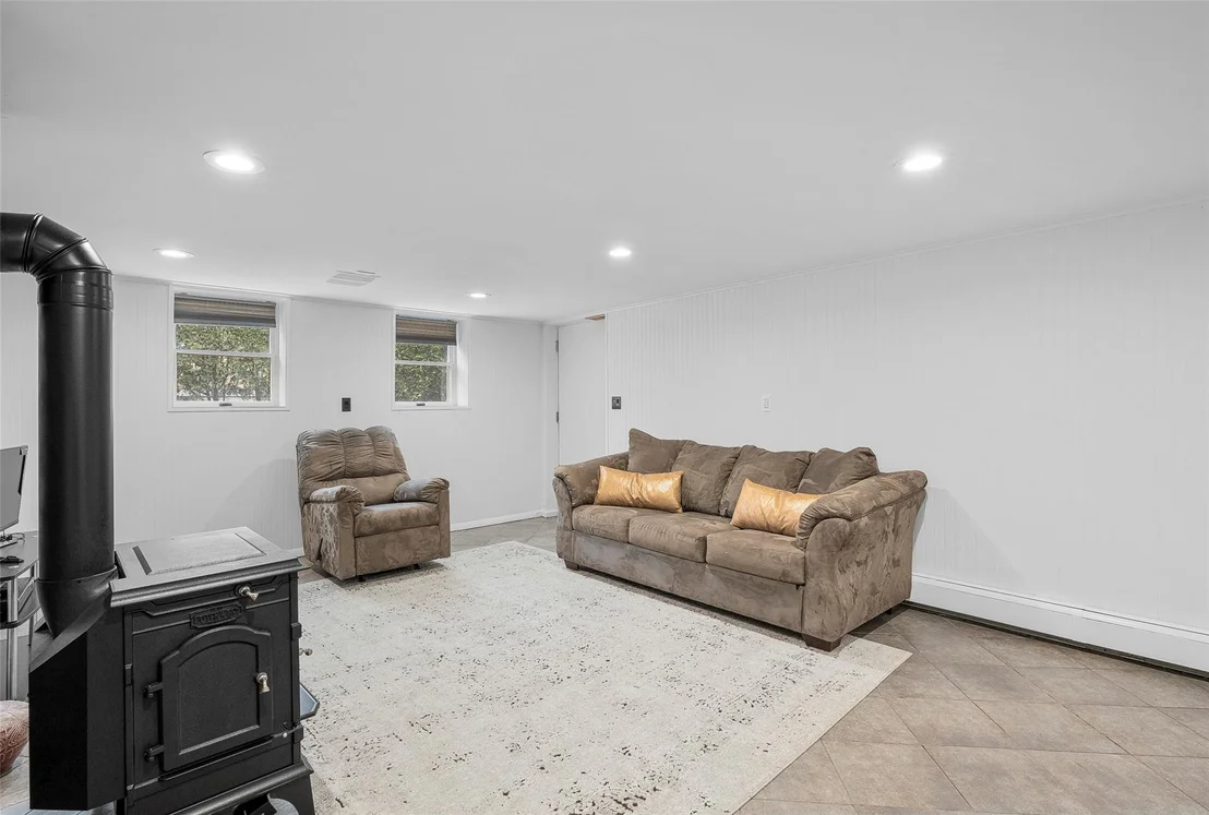 Photo of 548 Harrison Avenue