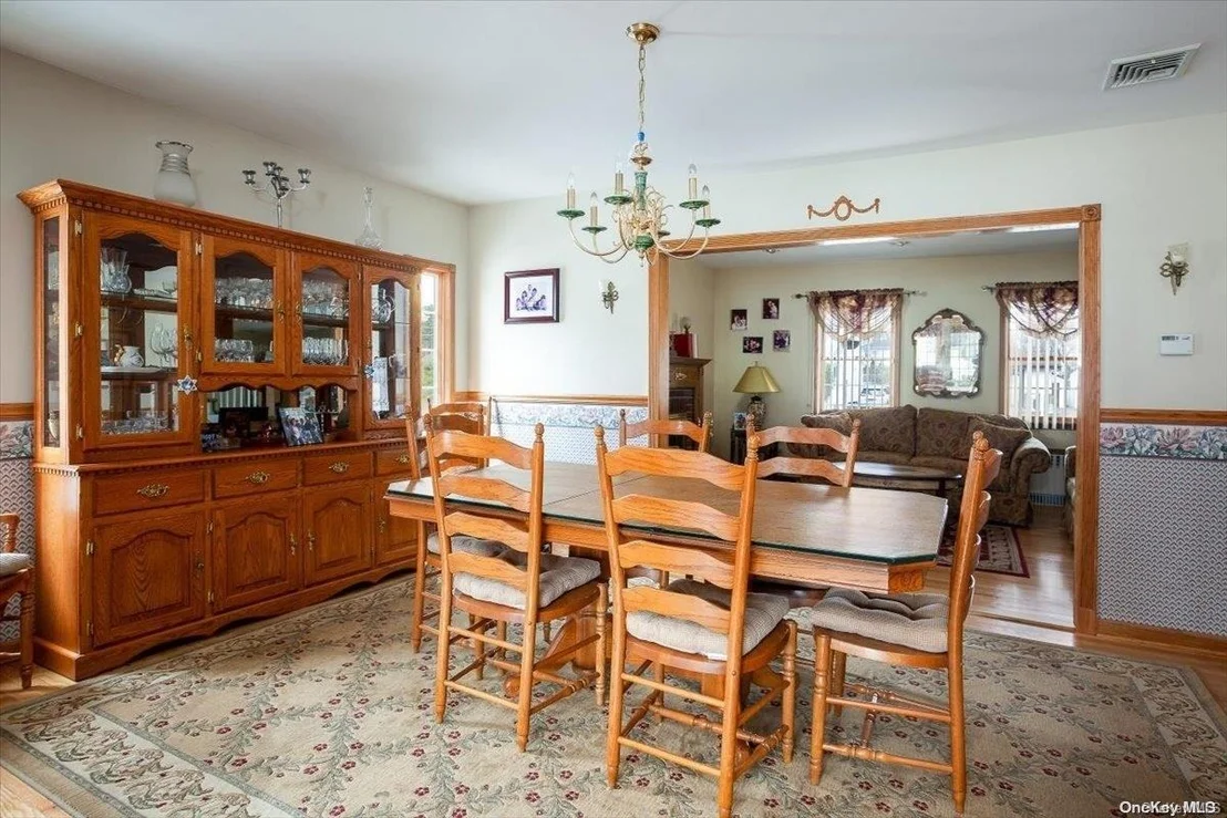 Photo of 46 Nassau Boulevard