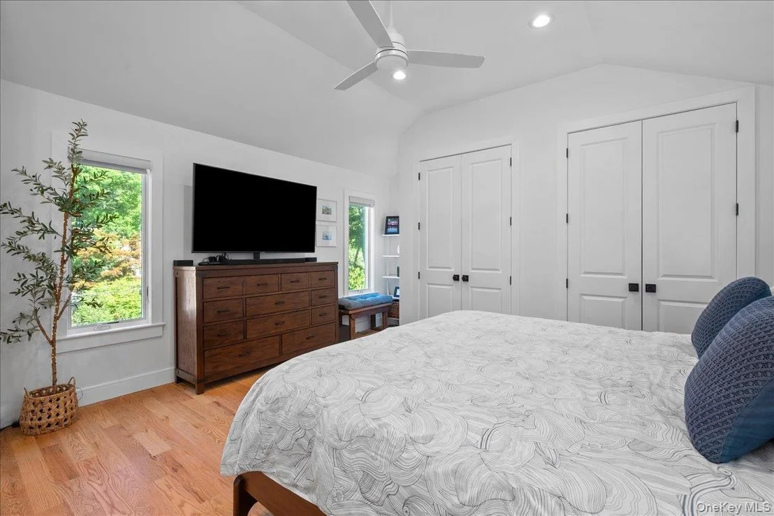Photo of 25 Shadow Lane