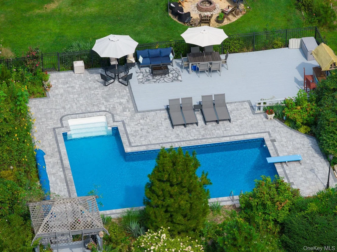 Photo of 30 Long Pond Road