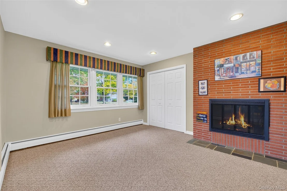 Photo of 69 Round Hill Road