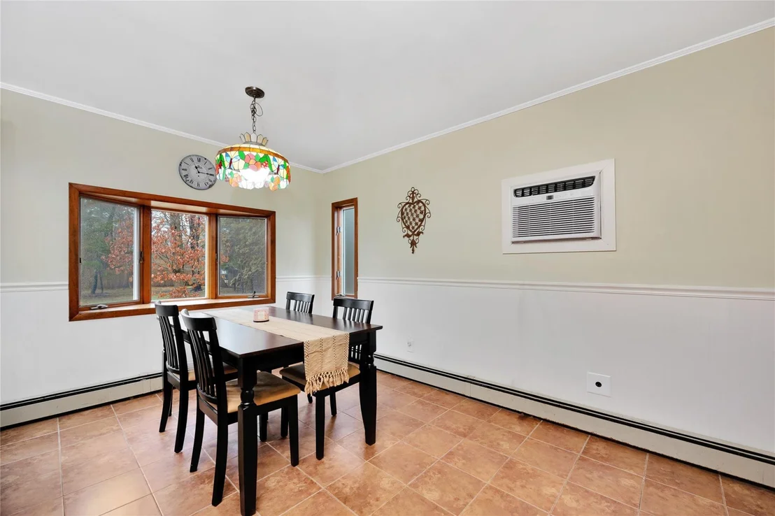 Photo of 40 Maple Avenue
