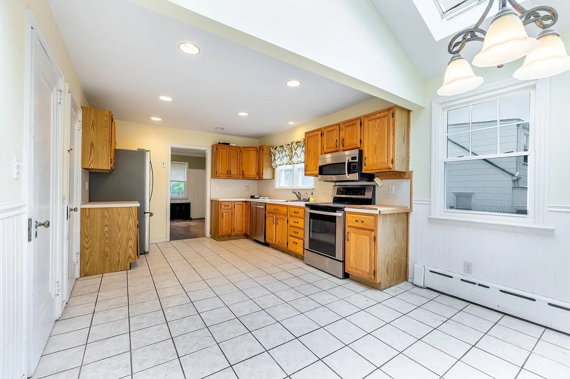 Photo of 545 Ridgeway