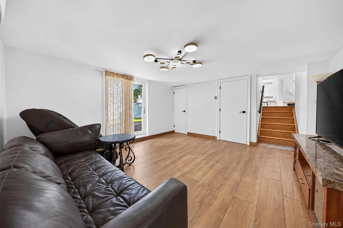 Photo of 76 Marcus Avenue