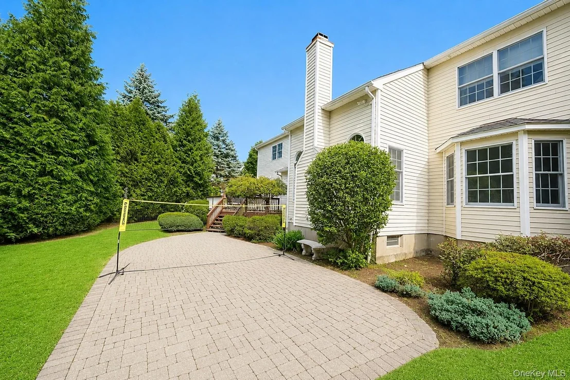 Photo of 16 Eagle Court