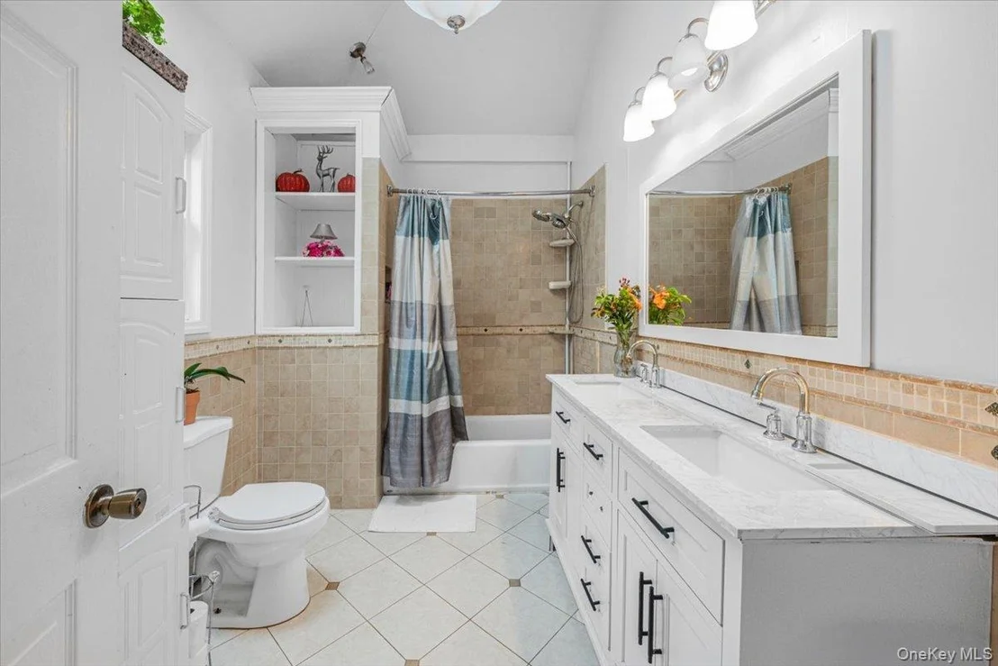 Photo of 25 3rd Avenue