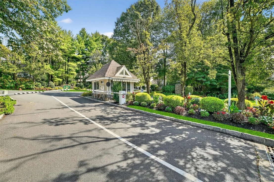 Photo of 35 Roundtop Road