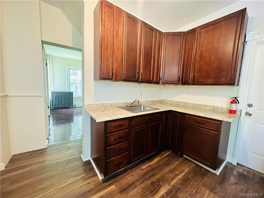 Photo of 32 Hooker Avenue