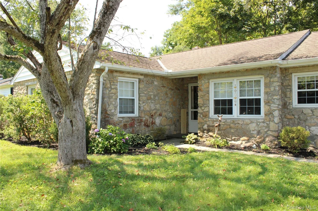 Photo of 44 Ireland Drive