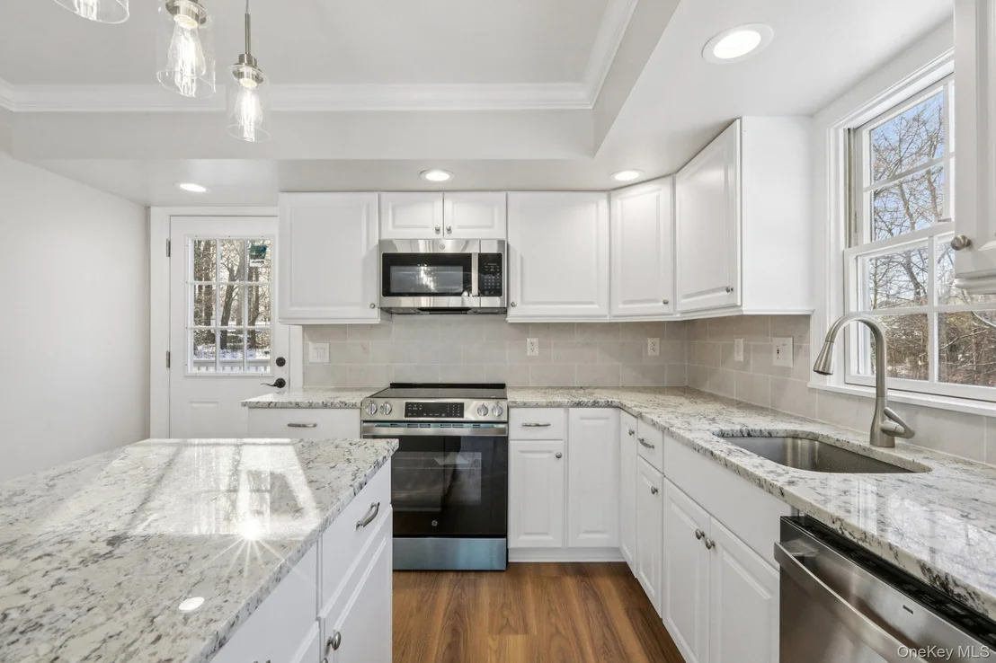 Photo of 95 Smithtown Road