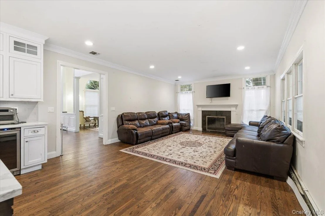 Photo of 21 Astor Avenue