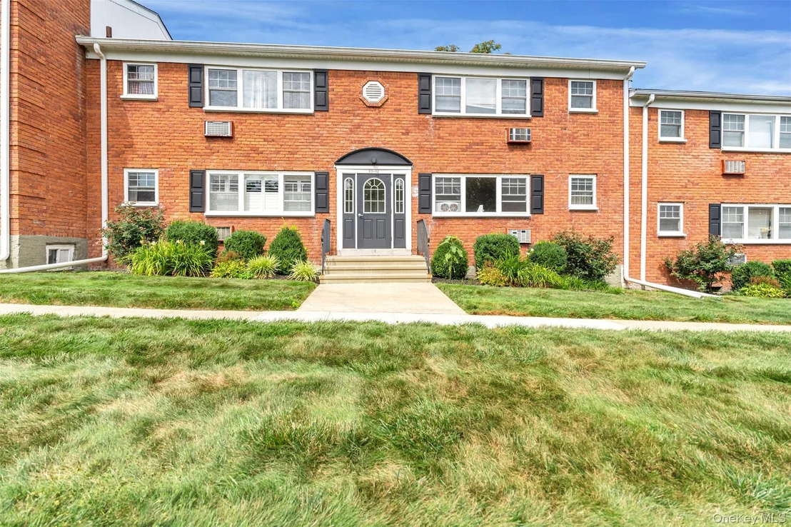 Photo of Unit F9 at 1879 Crompond Road