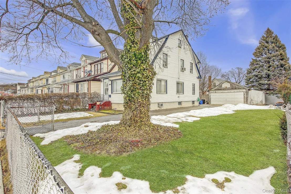 Photo of 8931 220th Street