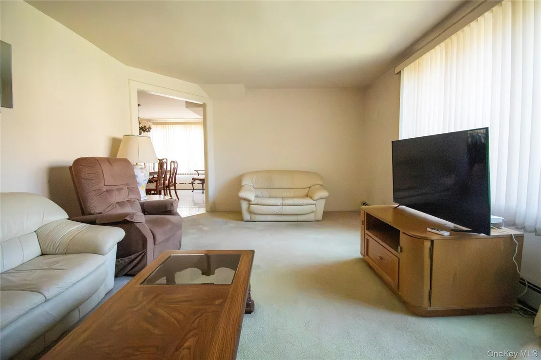 Photo of 2415 Gale Avenue