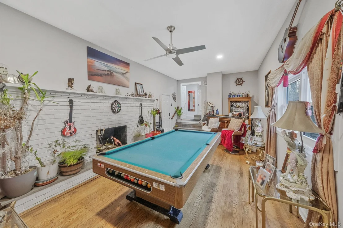 Photo of 231 W Woodside Avenue
