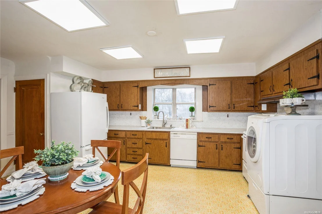 Photo of 25 2nd Avenue