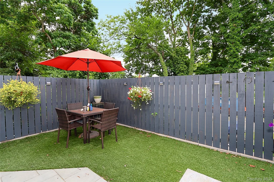 Photo of 8 Dumond Place