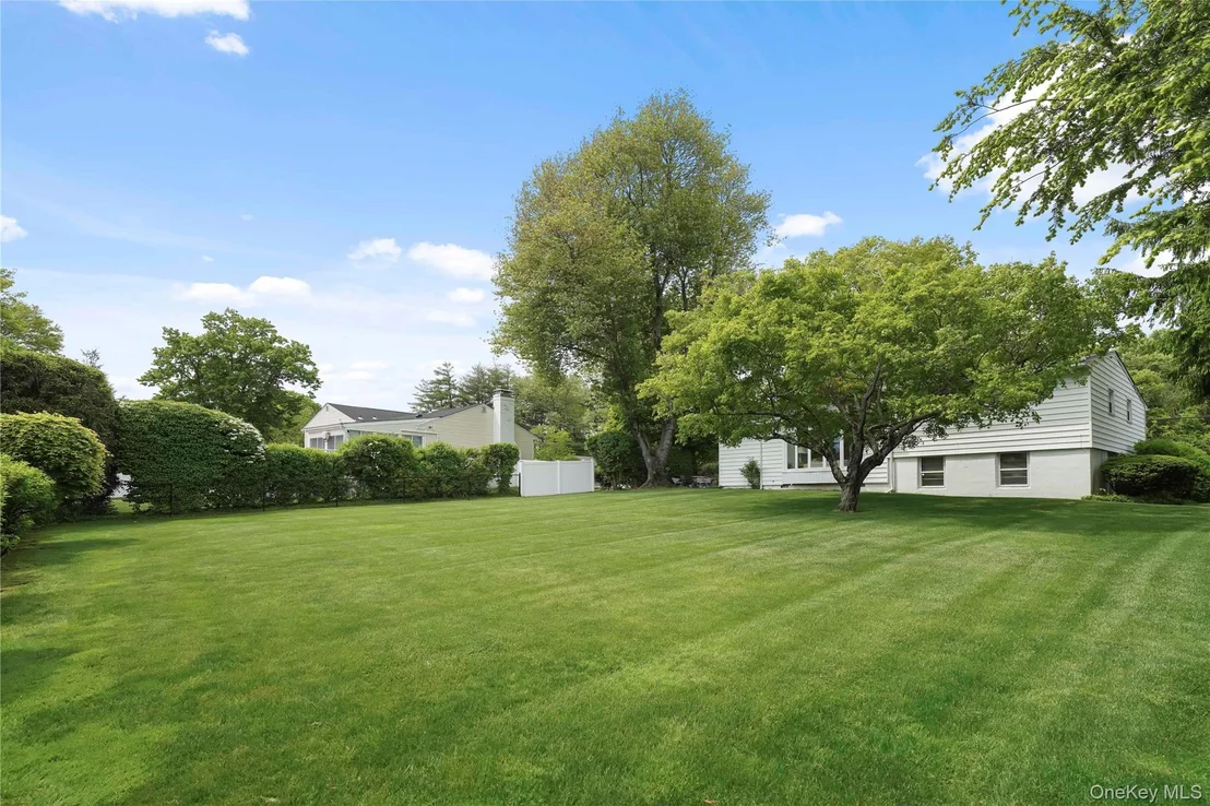 Photo of 11 Maplemoor Lane