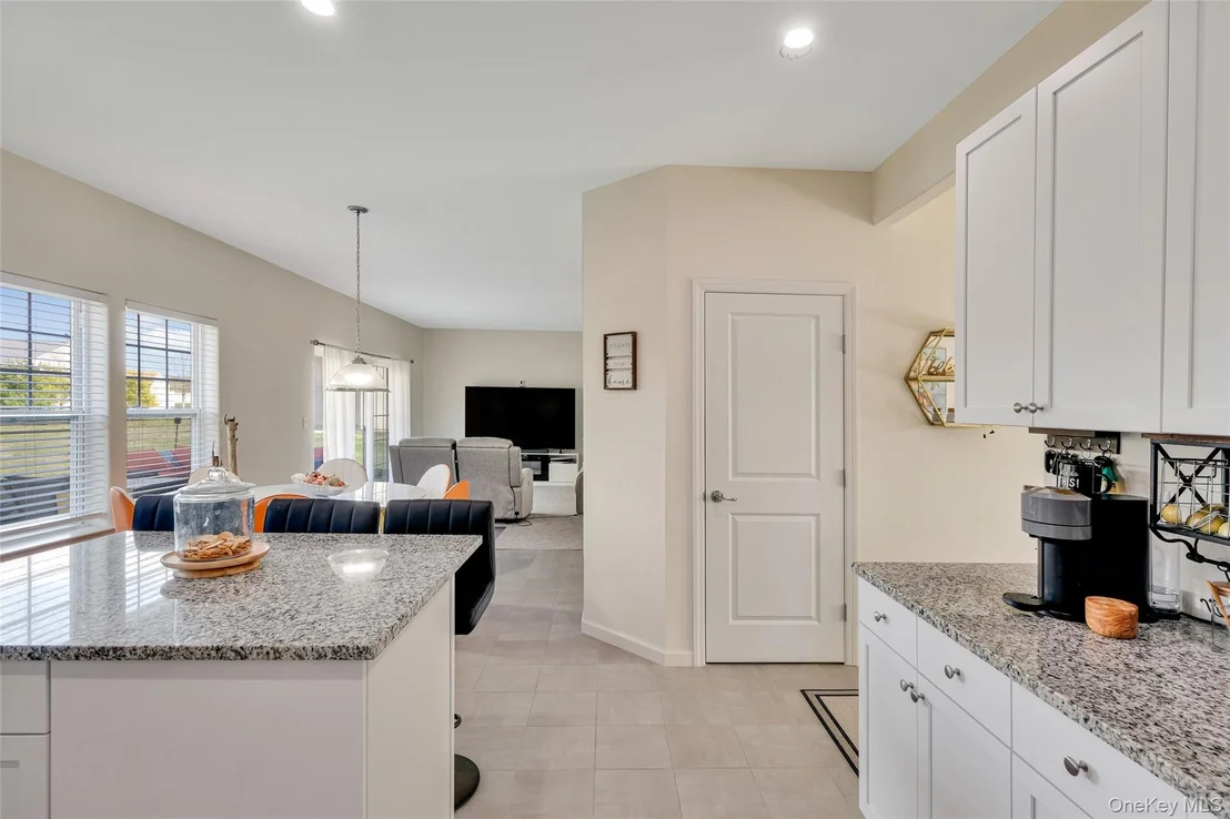 Photo of 7 Pondview Circle