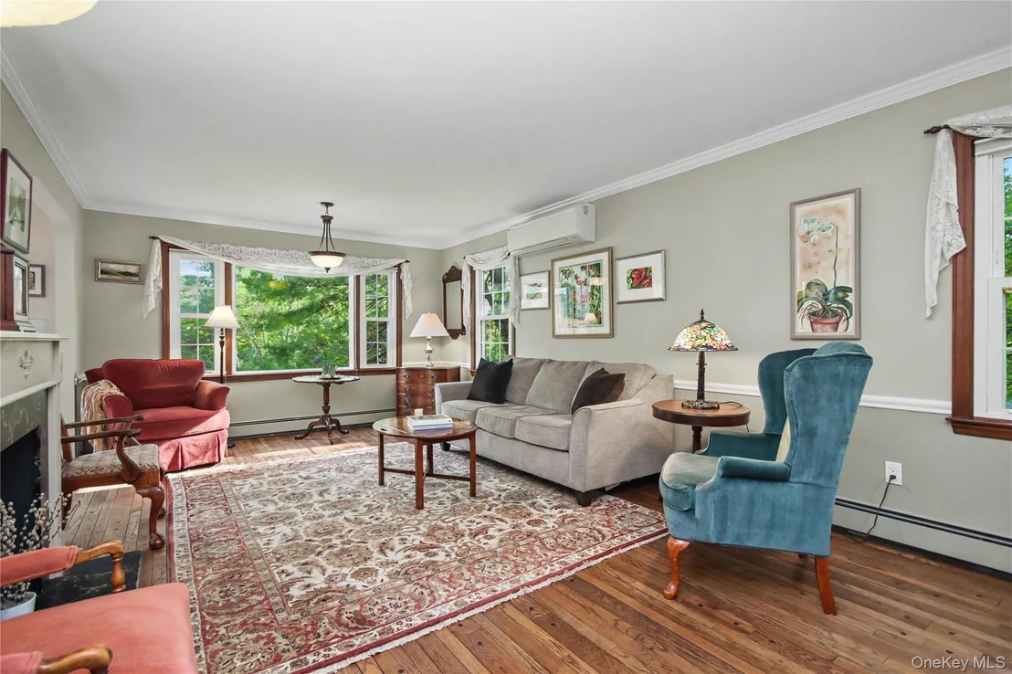 Photo of 1 Cliffside Lane