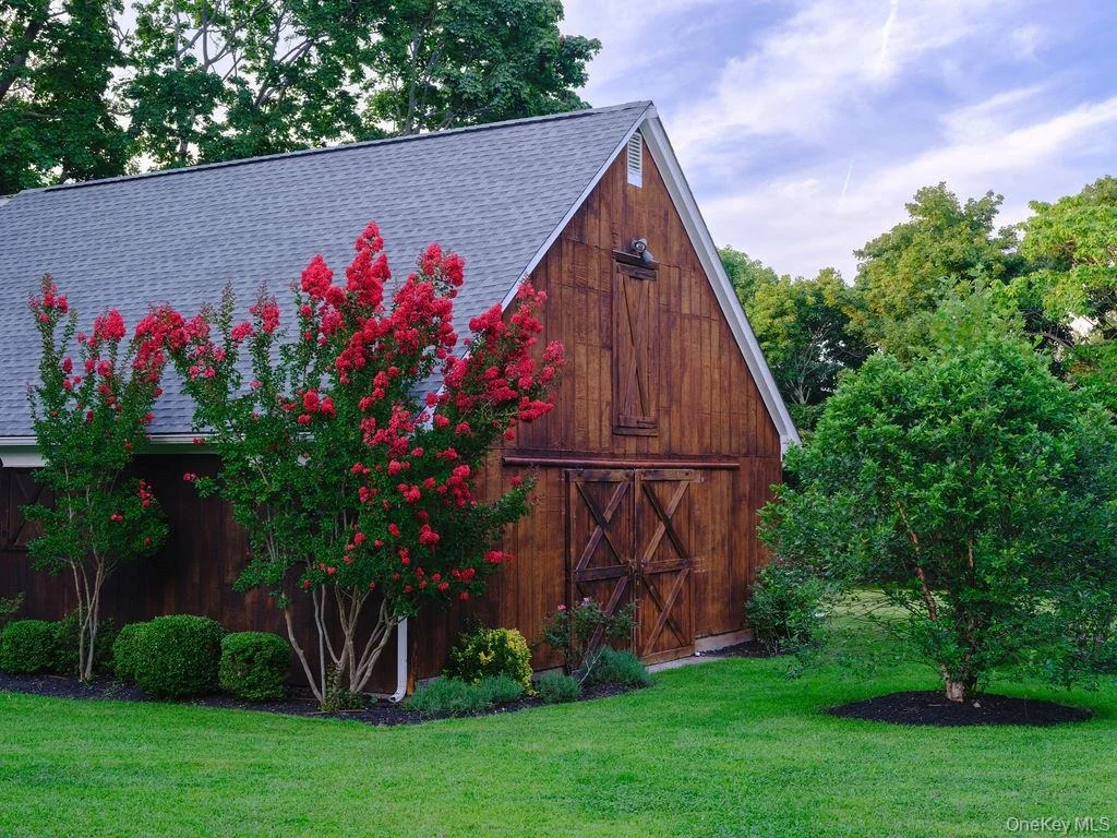 Photo of 184 Phillips Lane
