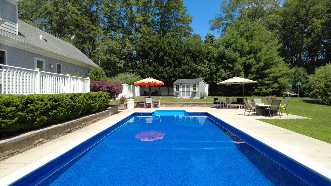 Photo of 9 Deerfield Drive