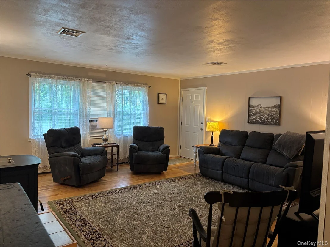 Photo of 72 Fanning Boulevard