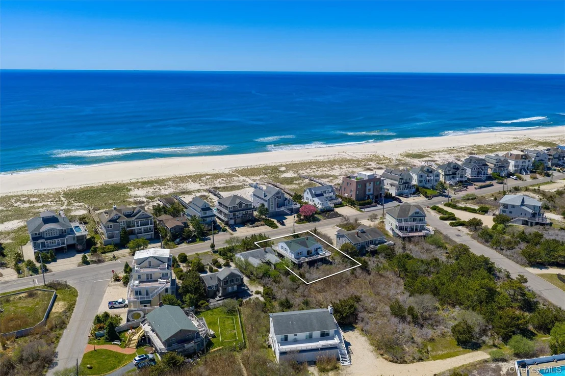 Photo of 898 Dune Road