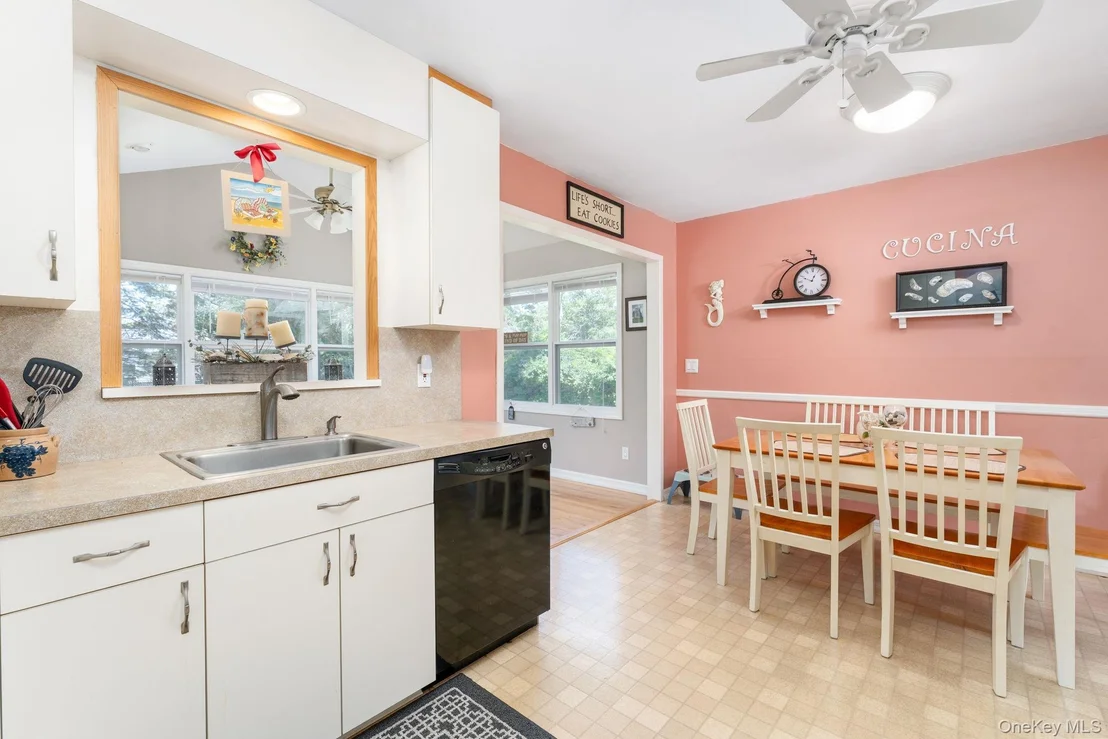 Photo of 23 Staller Boulevard