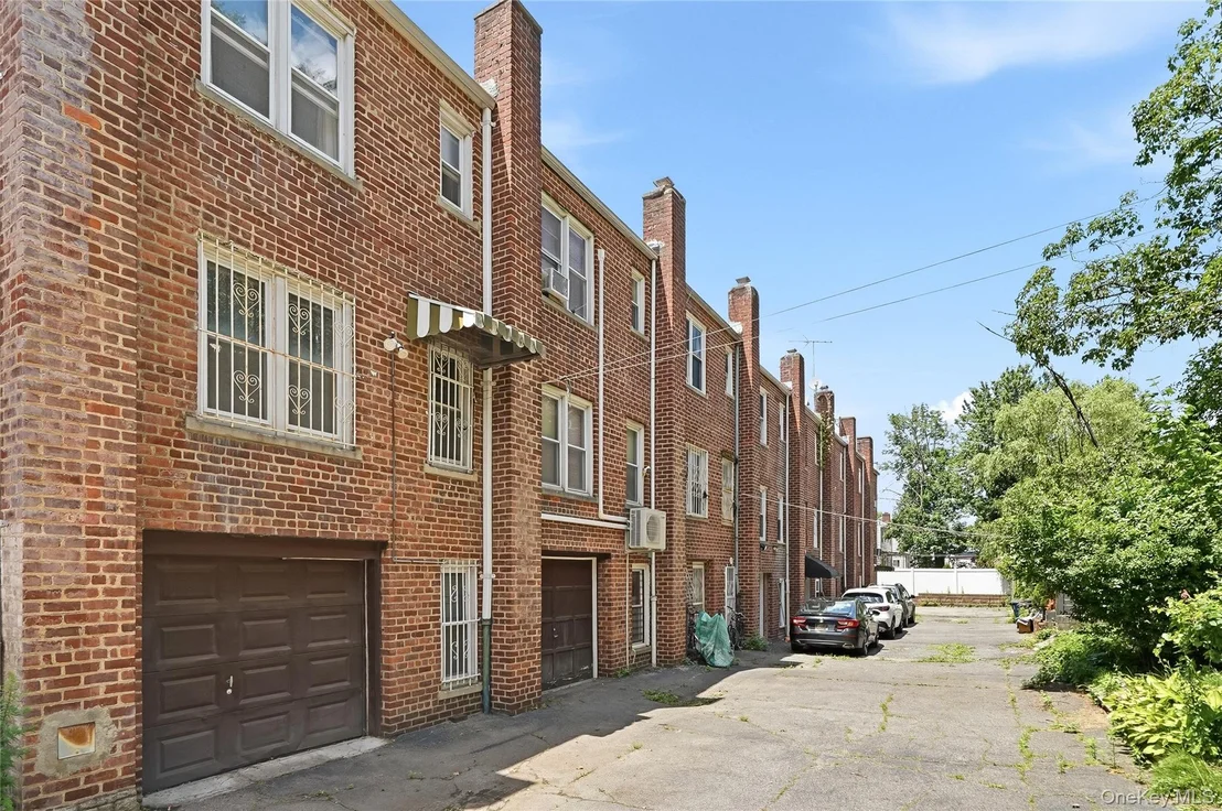 Photo of 4118 Murdock Avenue