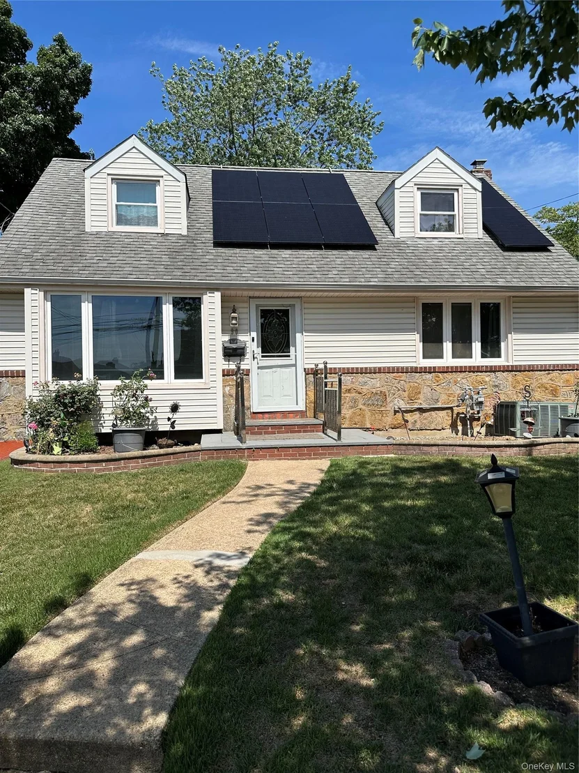 Photo of 90 Clearstream Avenue