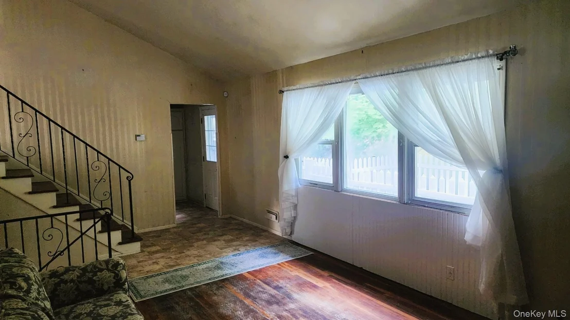 Photo of 32 Bloomer Road