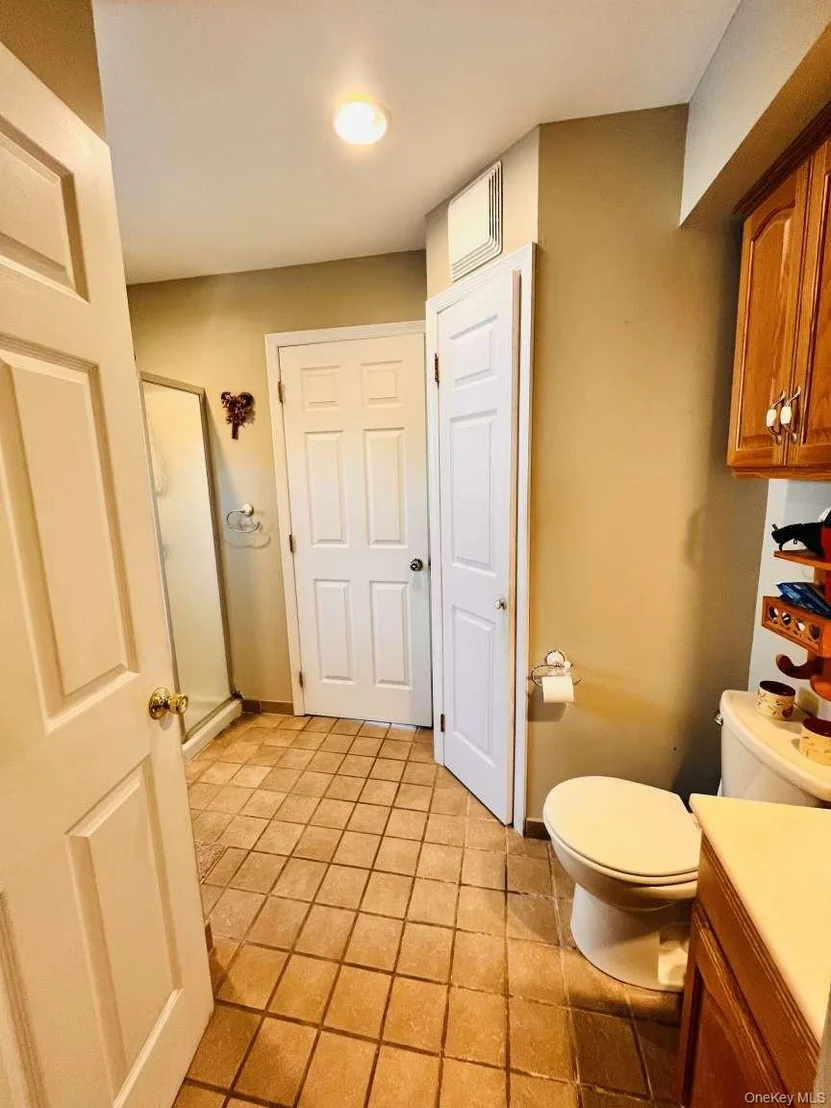Photo of 20 Neversink Drive