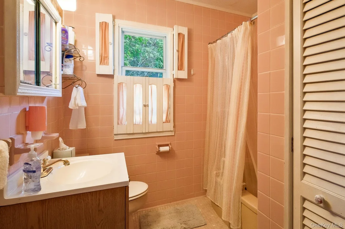 Photo of 121 Windermere Drive