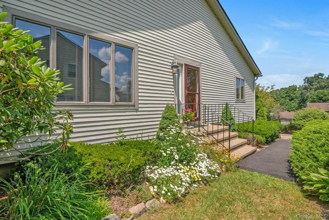 Photo of 35 Krystal Drive