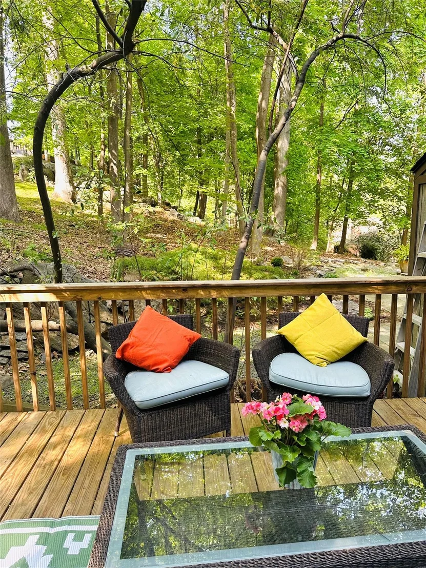 Photo of 52 Round Hill Road