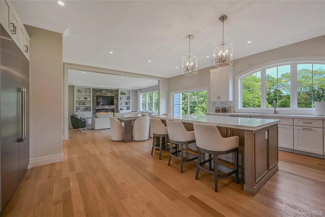 Photo of 107 Cedar Swamp Road