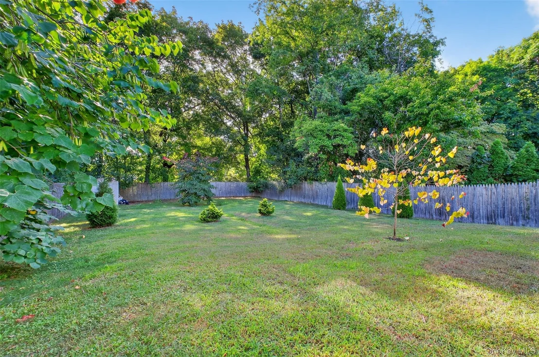 Photo of 105 Buckingham Avenue