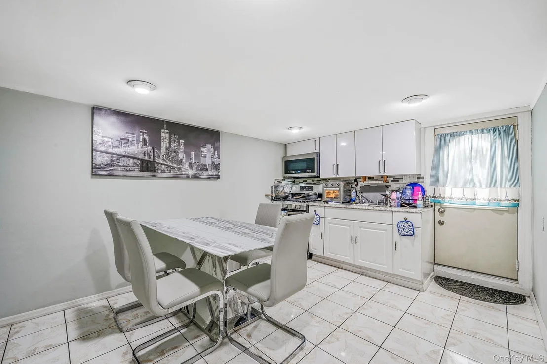 Photo of 86 Clearstream Avenue