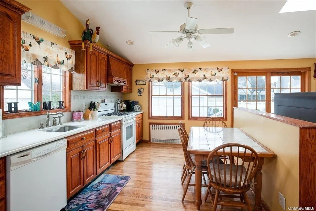 Photo of 46 Nassau Boulevard