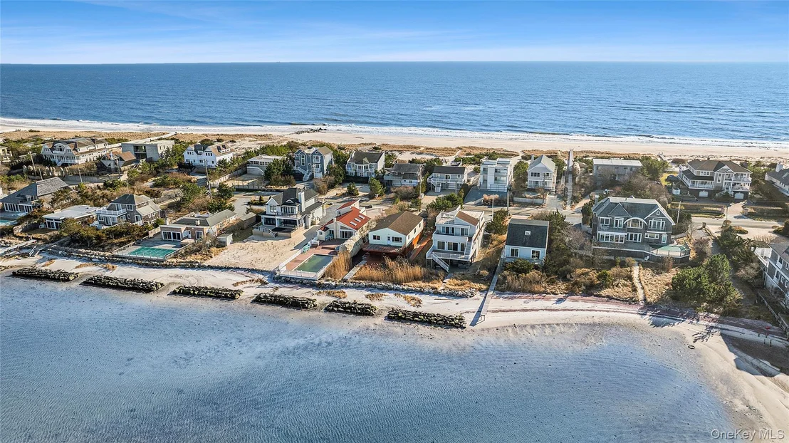 Photo of 626 Dune Road