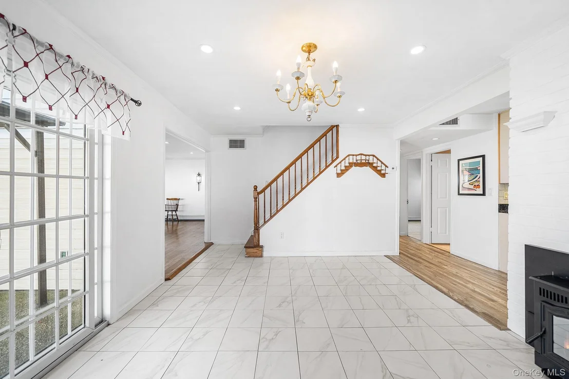 Photo of 116 Red Maple Drive N