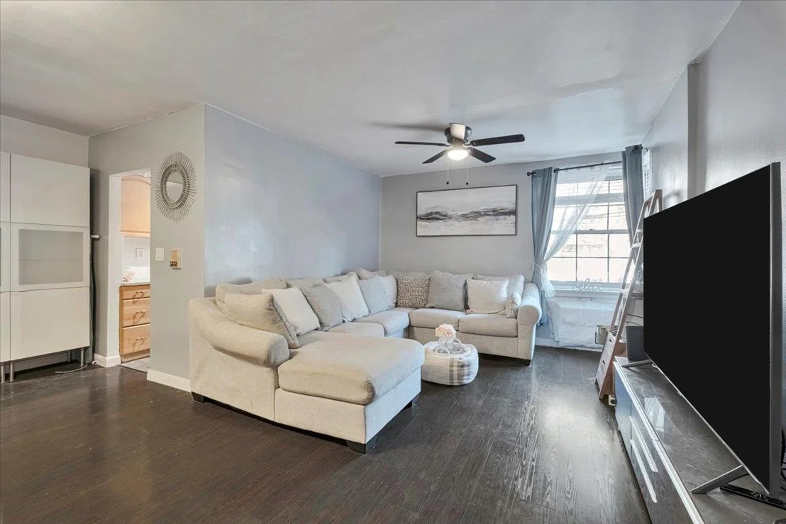 Photo of Unit 1A at 804 Bronx River Road