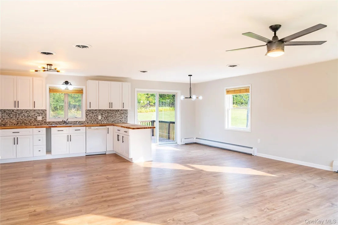 Photo of 376 Wade Road