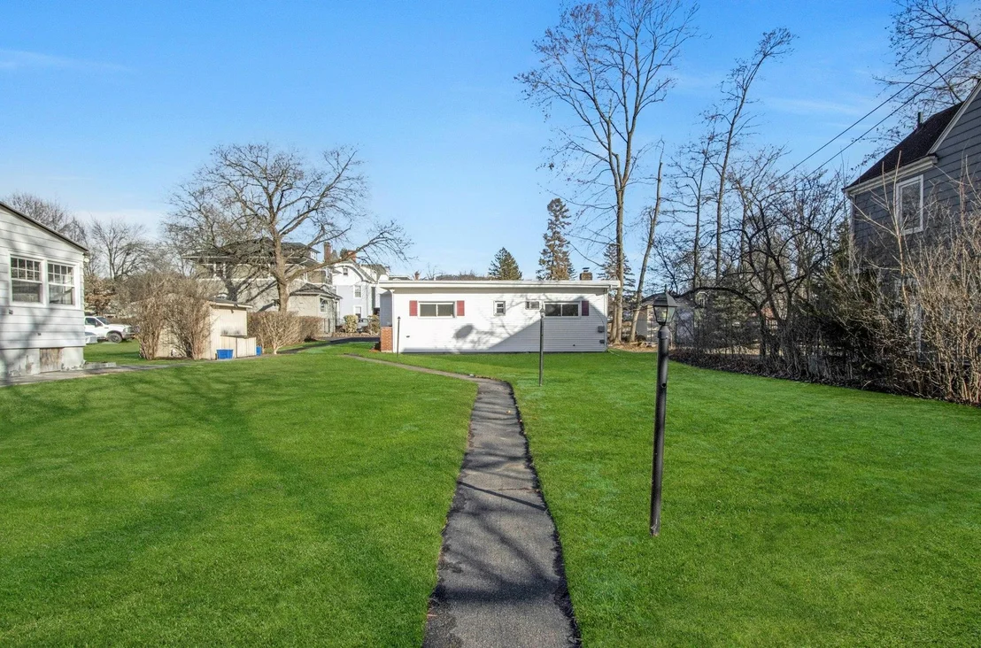 Photo of 325 Nelson Avenue