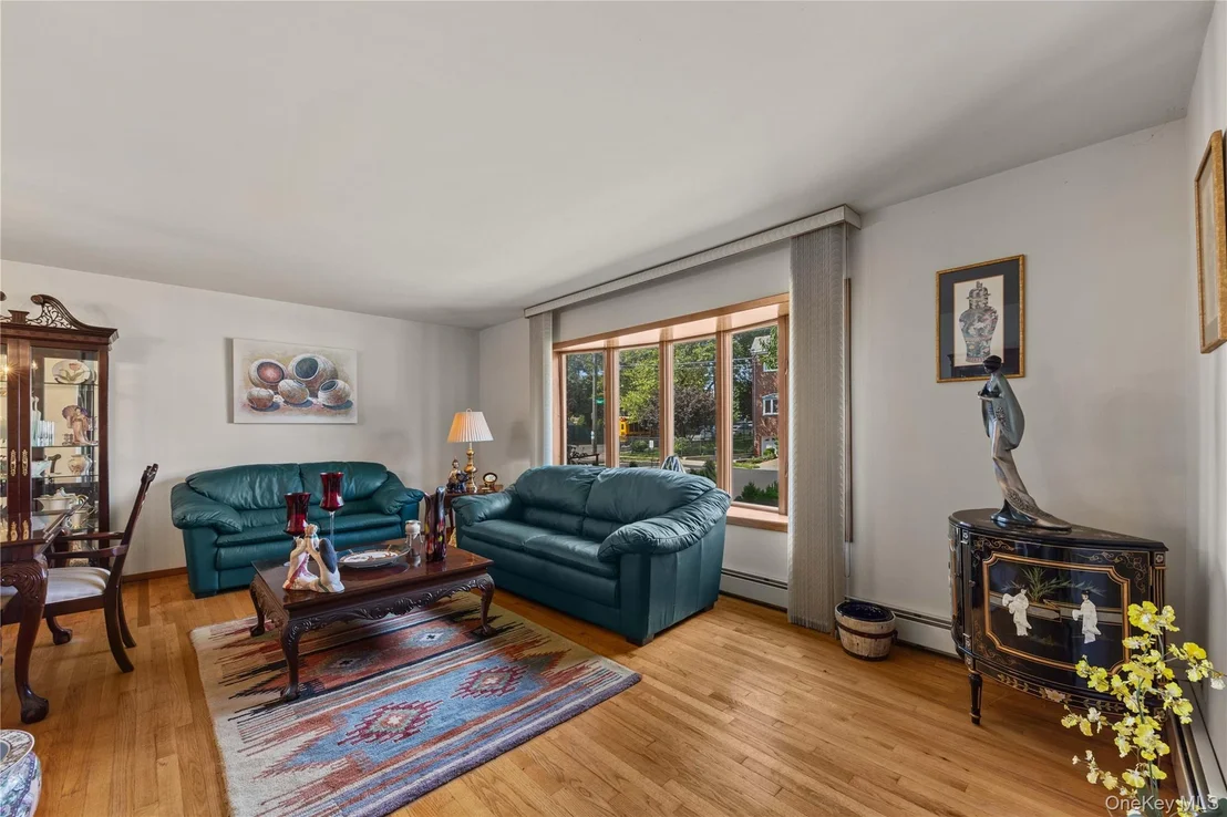 Photo of 900 Vincent Avenue