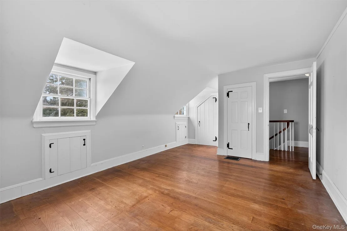 Photo of 74 Onderdonk Road
